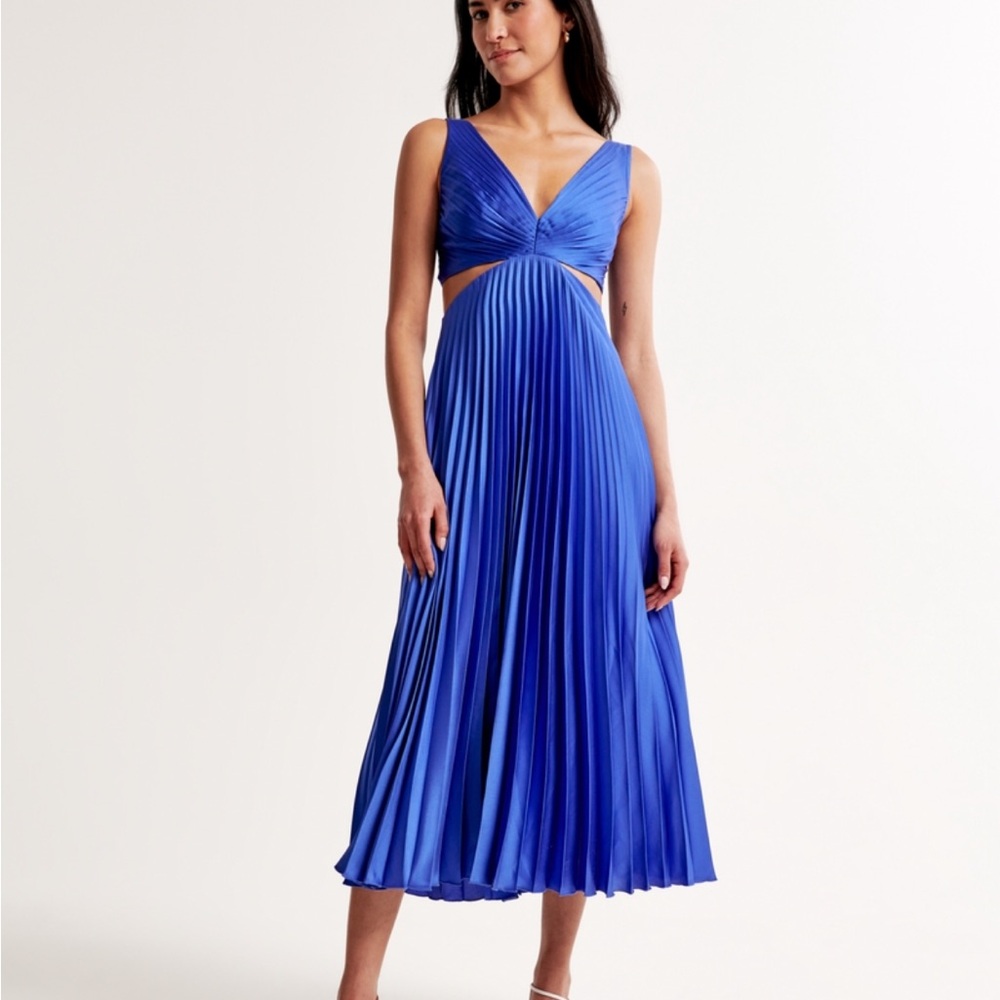 The A&F Giselle Pleated Cut Out Maxi Dress